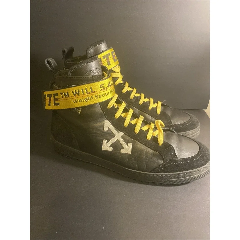 Off-White 